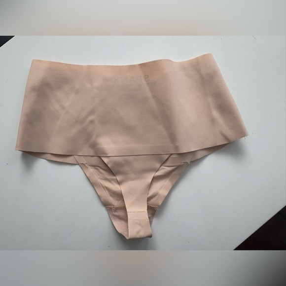 SPANXsmooth™ Undie-tectable®
Thong NWOT - Picture 3 of 4
